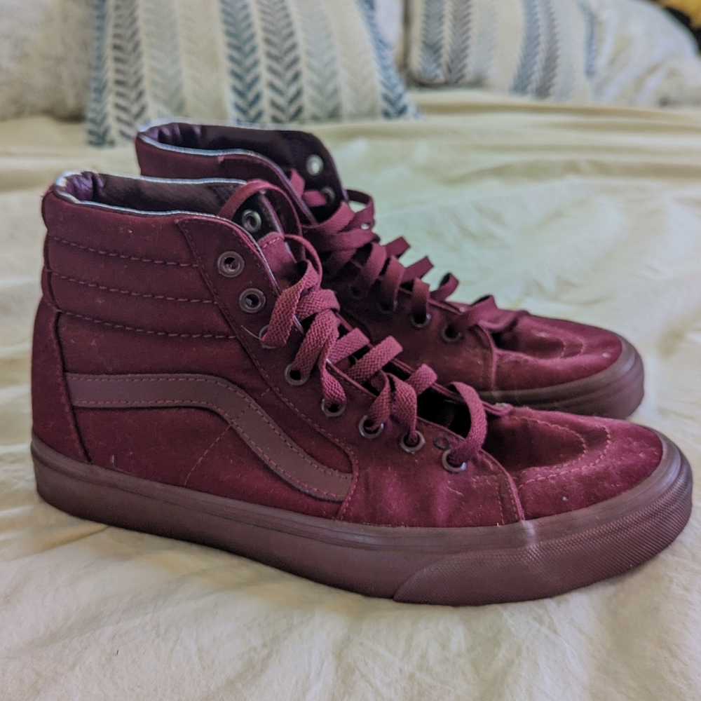 Hightop Vans off the wall